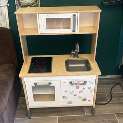 Play Kitchen 