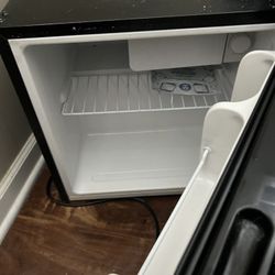 Frigidaire Mini Fridge 