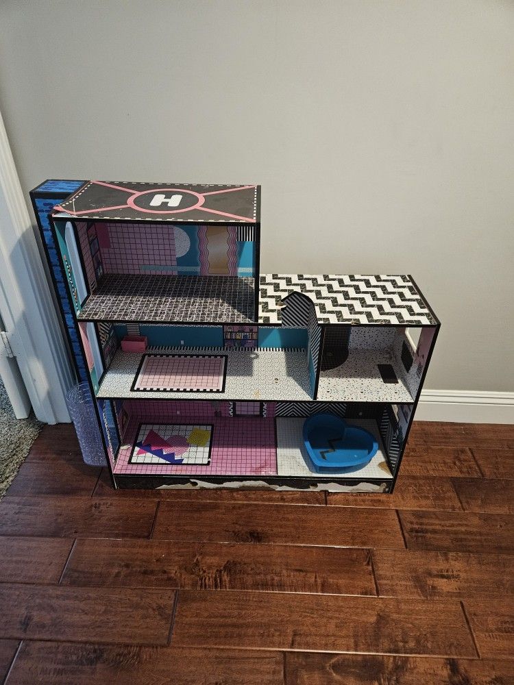 LOL DOLL House With Elevator