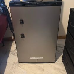 Large Frigidaire Mini Fridge
