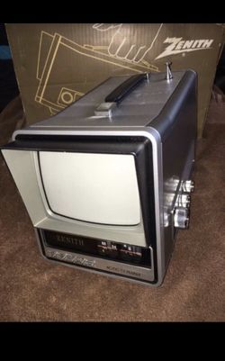 Vintage Mini Zenith Portable Tv/am-fm Radio 5inch 1984