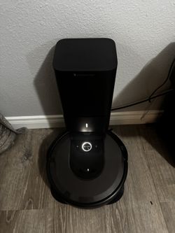 iRobot Roomba i7+ (7550) Robot Vacuum with Automatic Dirt Disposal