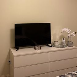 INSIGNIA 32-inch Class F20 Series Smart HD 720p Fire TV with Alexa Voice Remote (NS-32F201NA23)