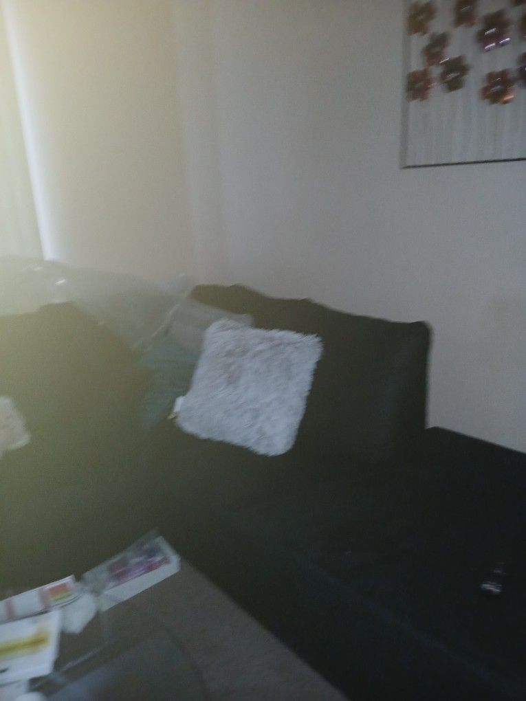 Couch Black