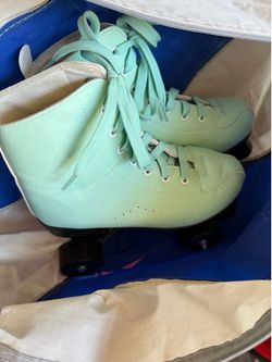 Women’s size 8 Roller Skate