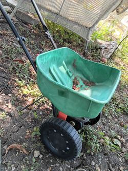Scott's Turf Builder