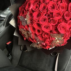 Natural Rose Bouquet Available 