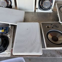 Speakers 6- NXG 8300 And 3 - Klipsch RCW-5