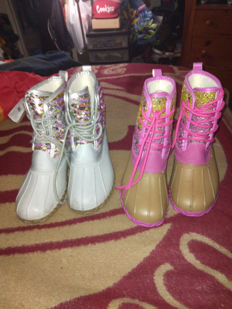 I Have 2 Pair Of Girls Snow Boots 👢 