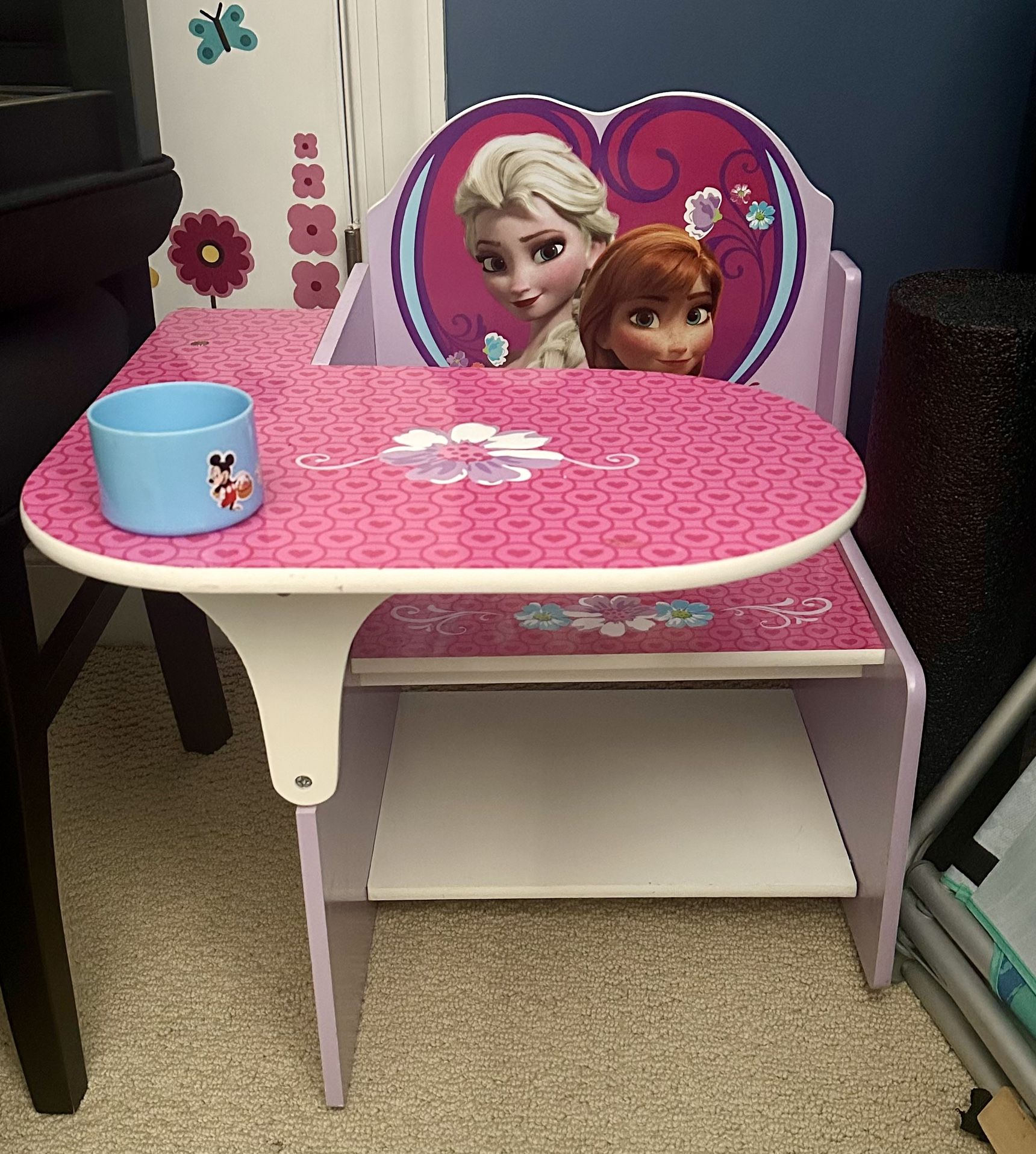 Disney Frozen Desk/chair