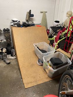 Quarter pipe ramp