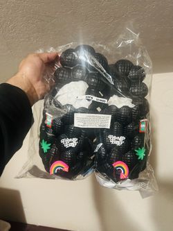 New Ladies Sandals Size 8 $25. 