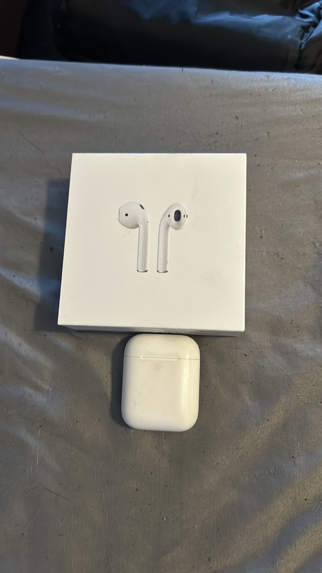 Apple AirPods, 1st Generation