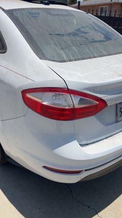 2014-2019 ford fiesta left tail light