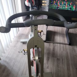 Indoor Cycling Bike 