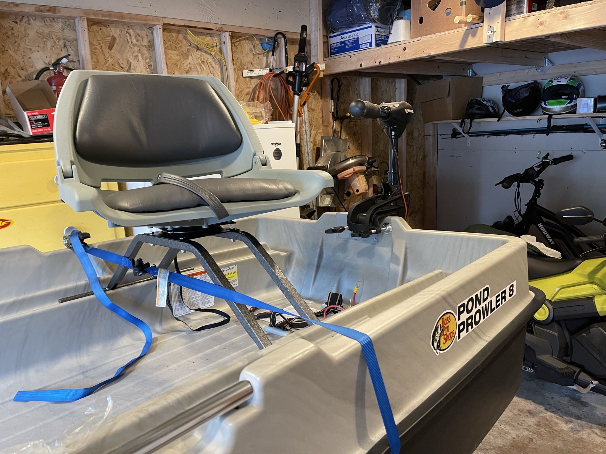 Bass pro Shops Pond Prowler Boat for Sale in Lacey, WA OfferUp