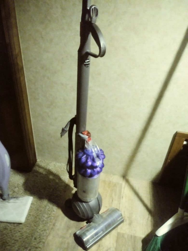 Dyson rollerball animal. All attachments included!!!