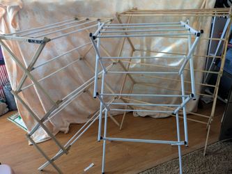 Laundry drying rack