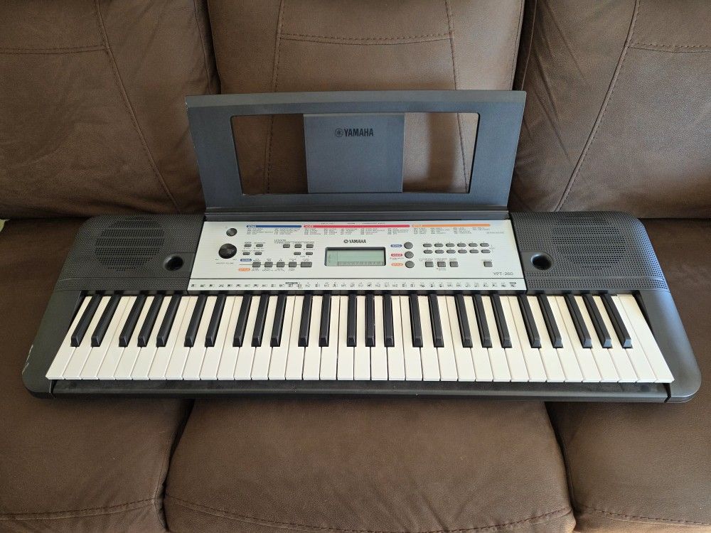 Yamaha YPT-260 Beginner 61 key keyboard 