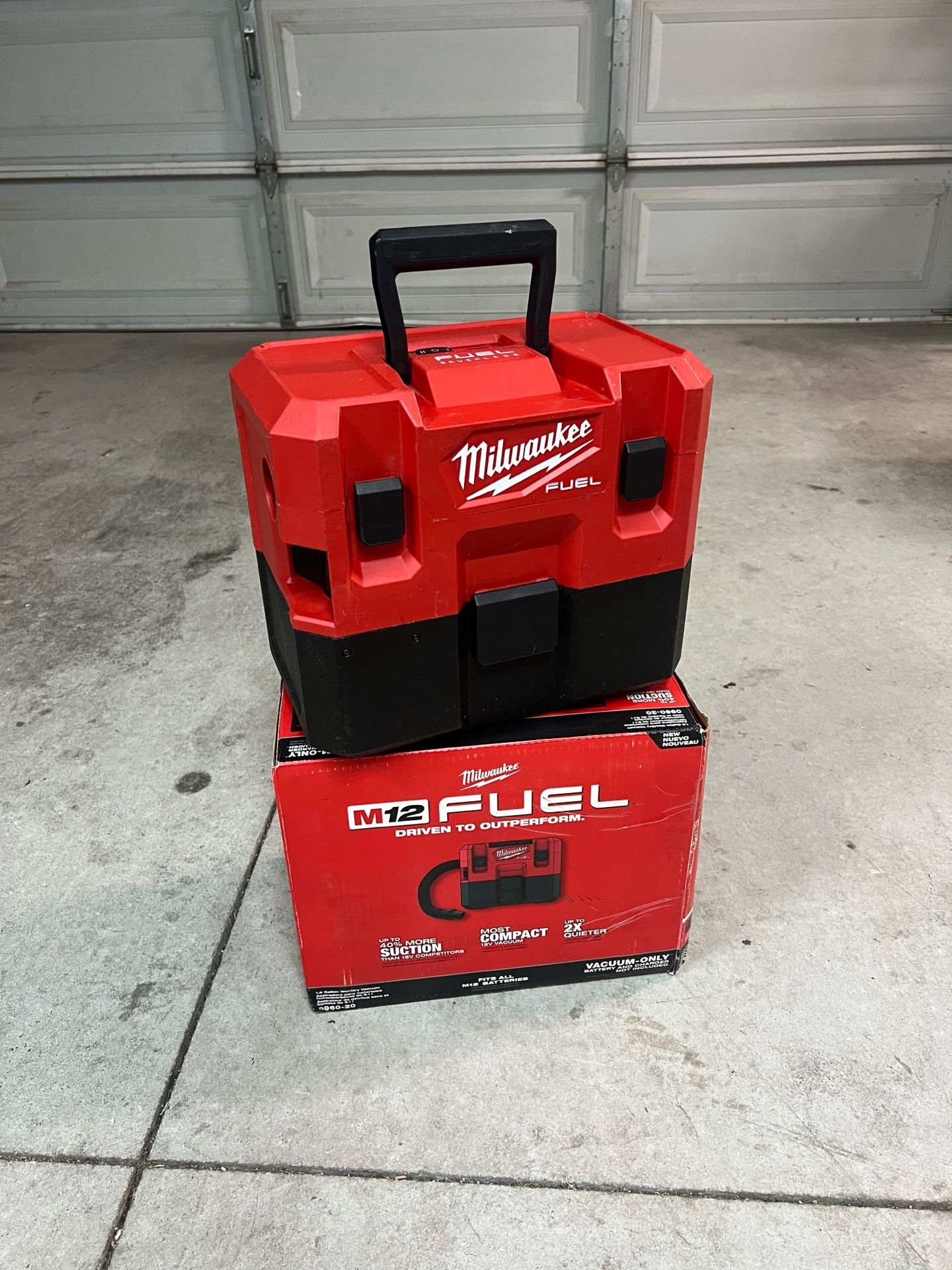 Milwaukee M12 FUEL 12-Volt Lithium-lon Cordless 1.6 Gal. Wet/Dry Vacuum (battery not included)