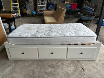 Day Bed Including Mattress