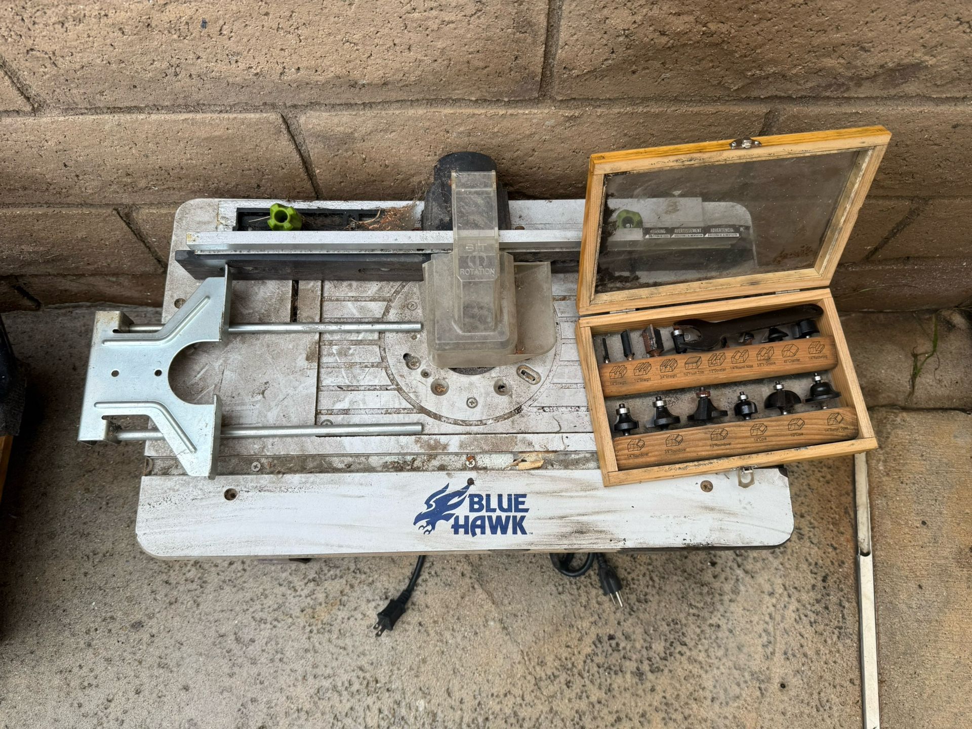 BLUE HAWK ROUTER TABLE