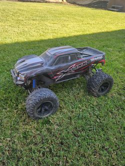 Traxxas x max 8s