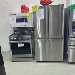 Samsung Stainless Steel Combo- 36'Smart 4-Door Flex with Beverage Center and Dual Ice Maker Refrigerator + Smart Freestanding Gas Range with No-Prehea