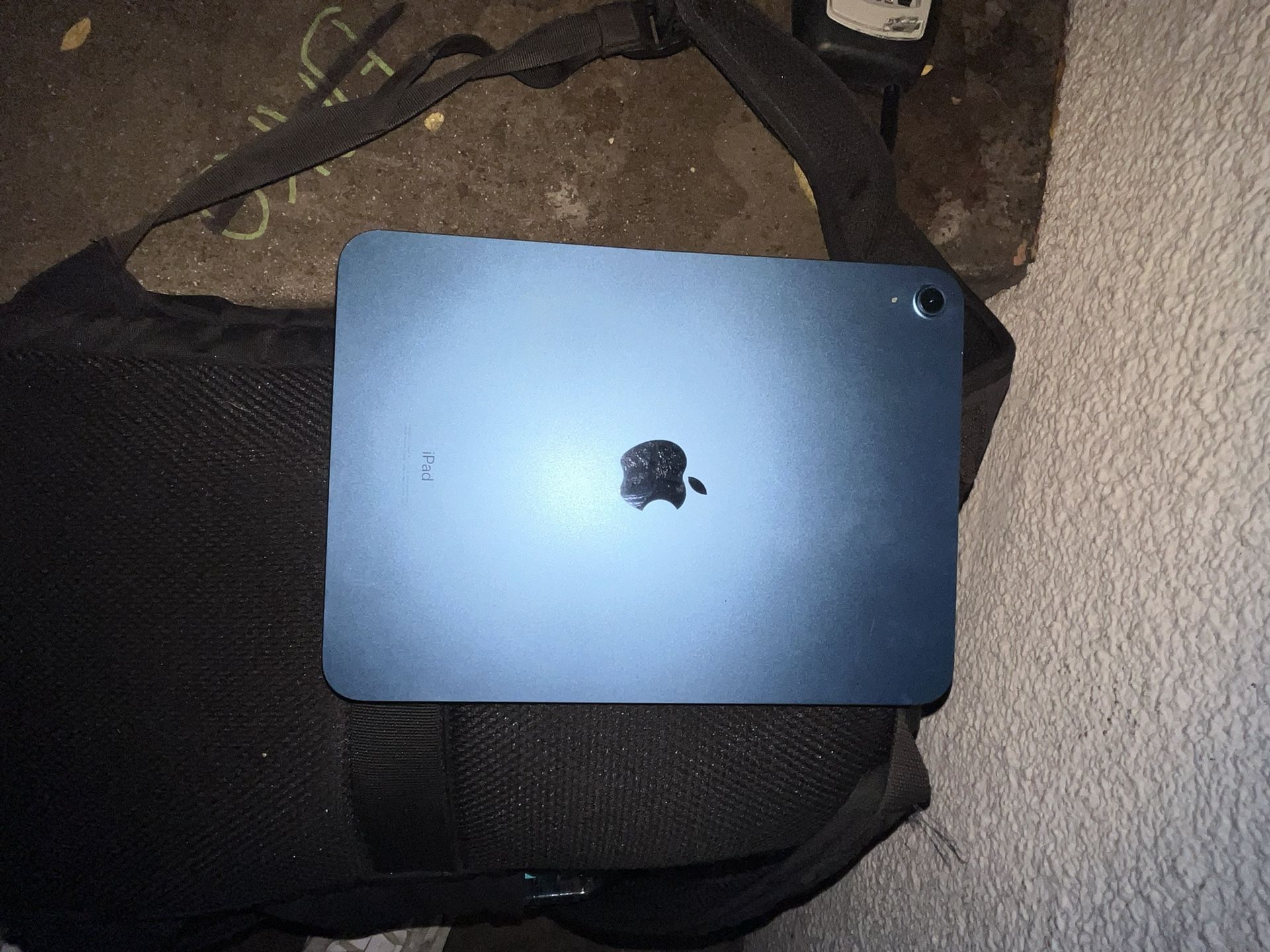 Apple - 10.9-Inch iPad - (10th Generation) with Wi-Fi - 64GB -