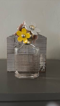 Daisy marc Jacob’s perfume