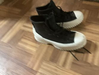 Converse Women’s Size 7