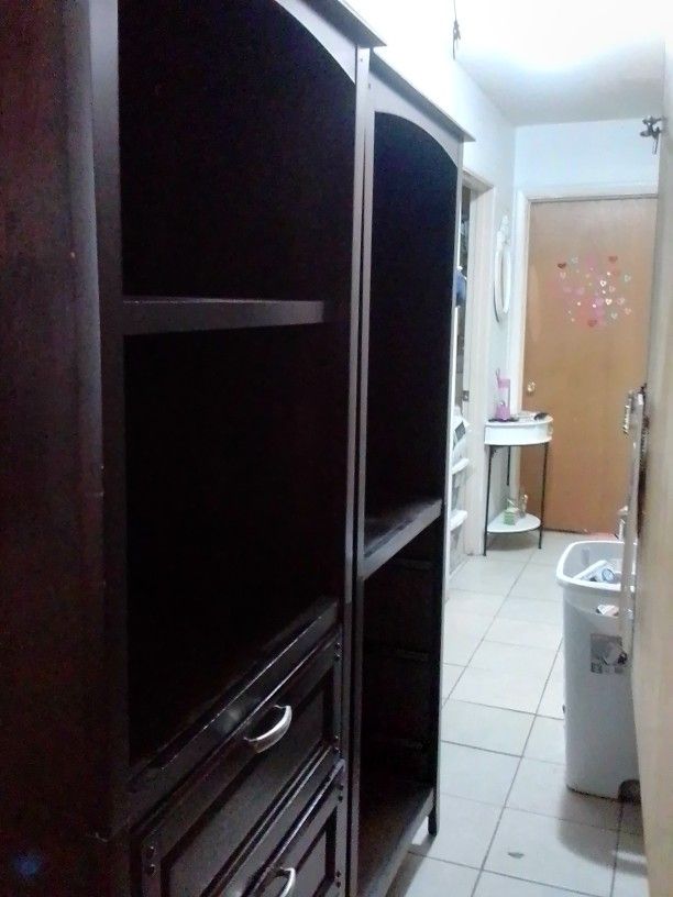 Brown Closet With 6 Drawers Shelf For 60 Pairs Shoes It Has To Hang The Clothes