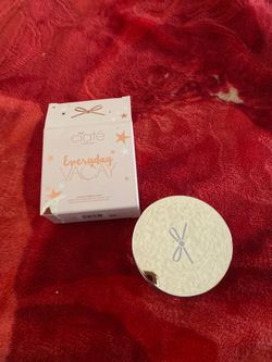 Ciate everyday vacay coconut setting powder