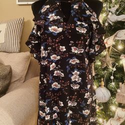 Beautiful Nwot Medium Black Floral Mini