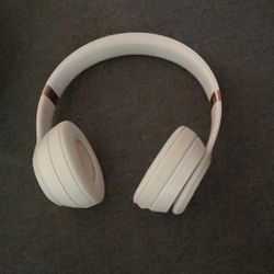 beats Solo 4 wireless