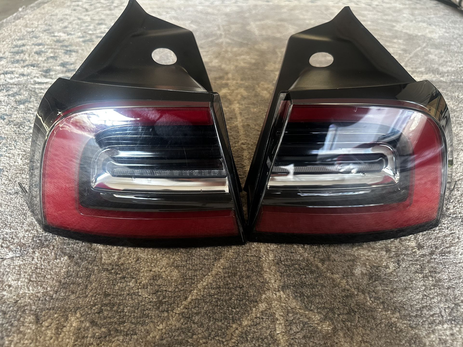 2020-2024 Tesla Tail Lights
