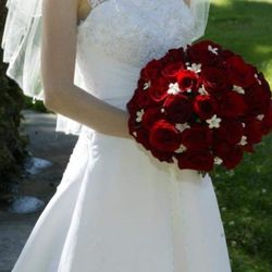 David's Bridal Size 0 Wedding Gown