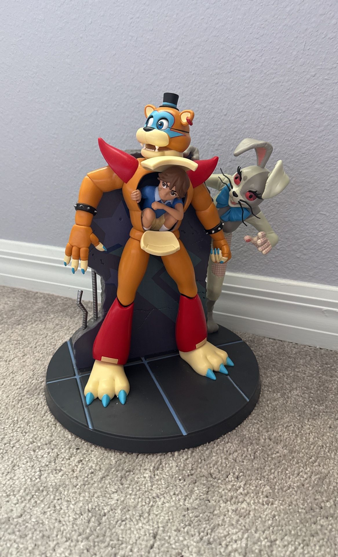 Five NIghts at Freddy's Security Breach Statue Freddy & Gregory 12" Statue