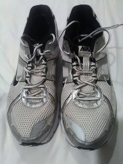 Nike Pegasus 28 size 12 US..