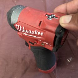 Milwaukee M12 FUEL 12V Lithium-Ion Brushless Cordless 1/4 in. Hex Impact Driver