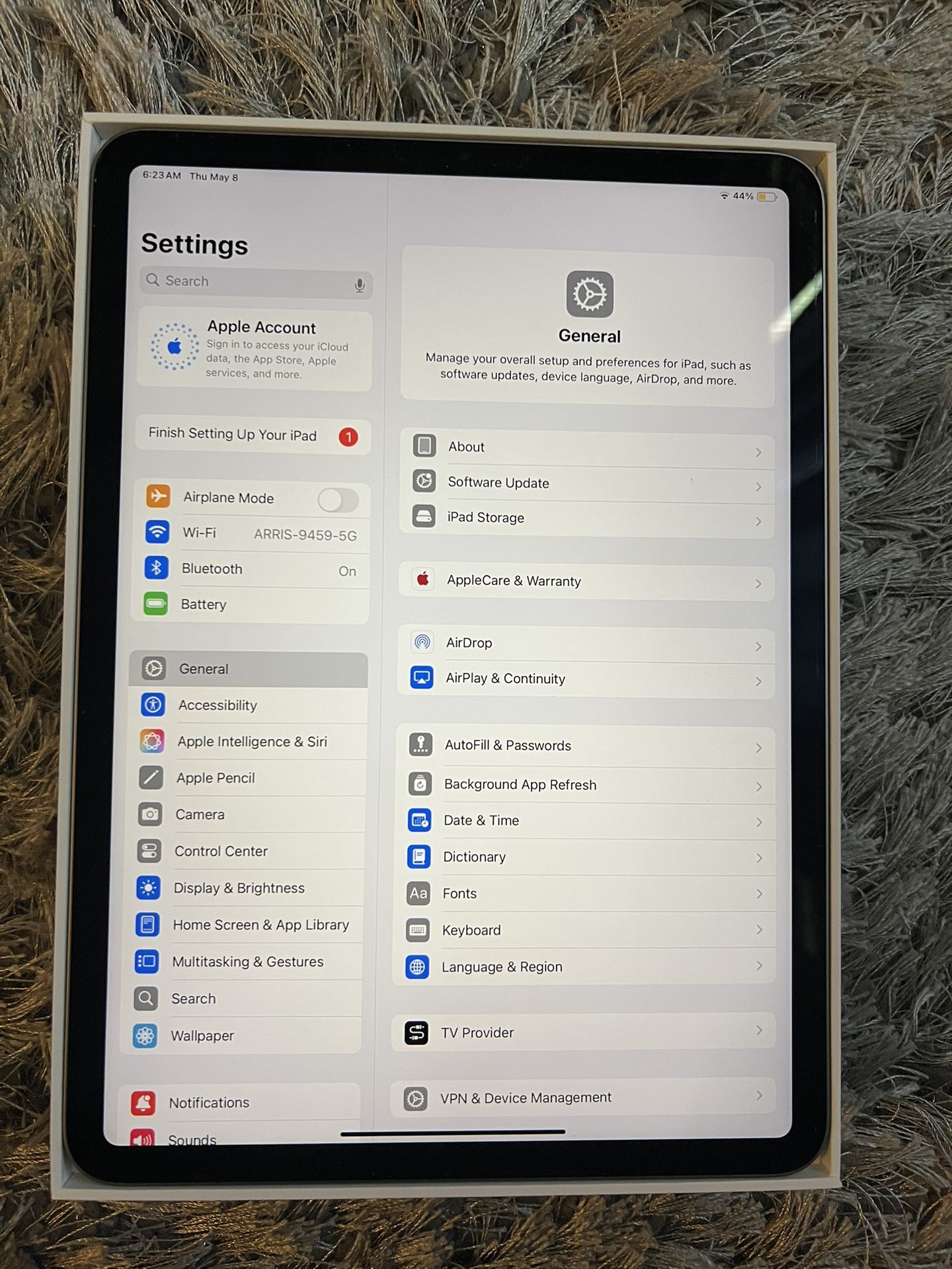 Just Like New iPad Pro 11 Inch 4th Gen. M2 Chip WiFi In Box With Unused Cable And Ac Adapter