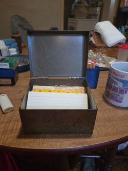 Metal Index Card Box with Dividers and Cards