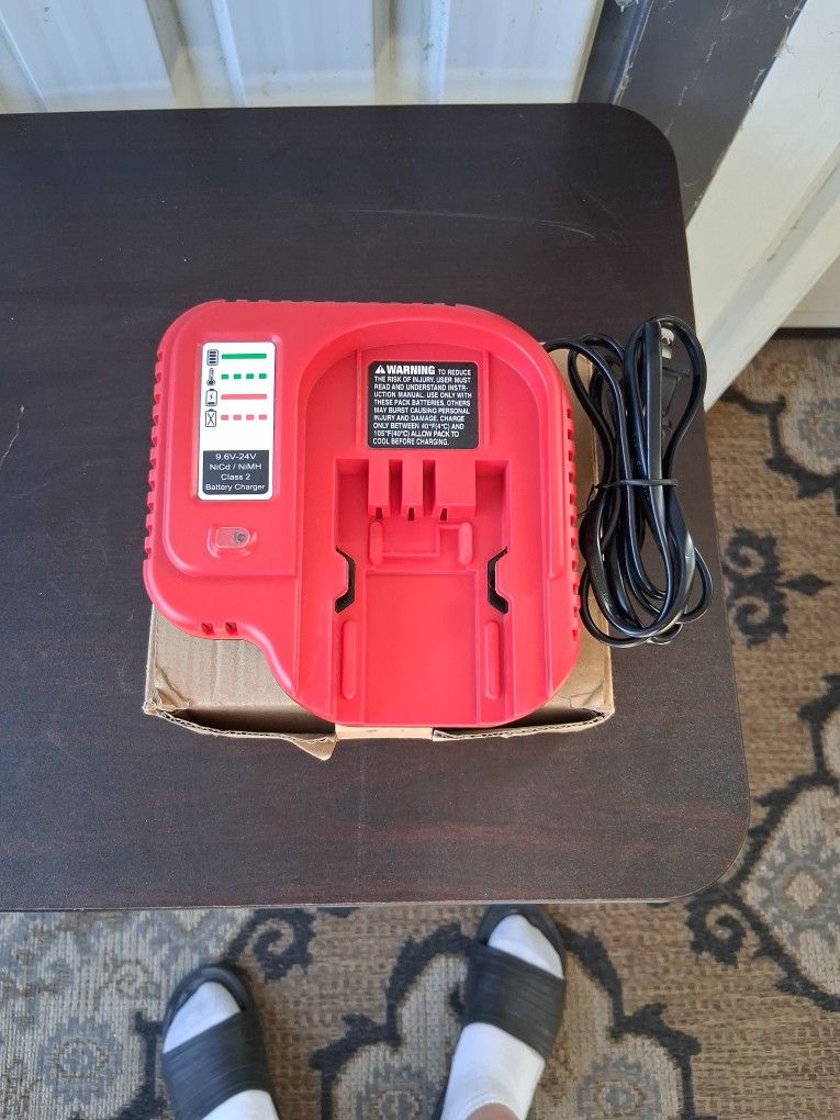 18 Volt Battery Charger 