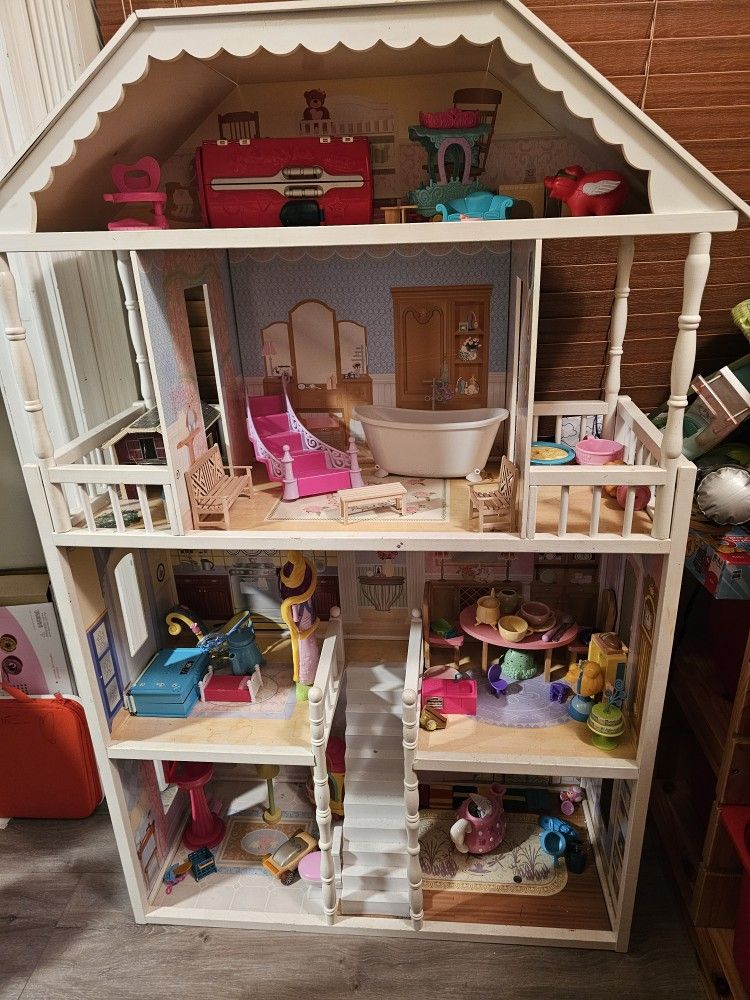 Wood Doll House