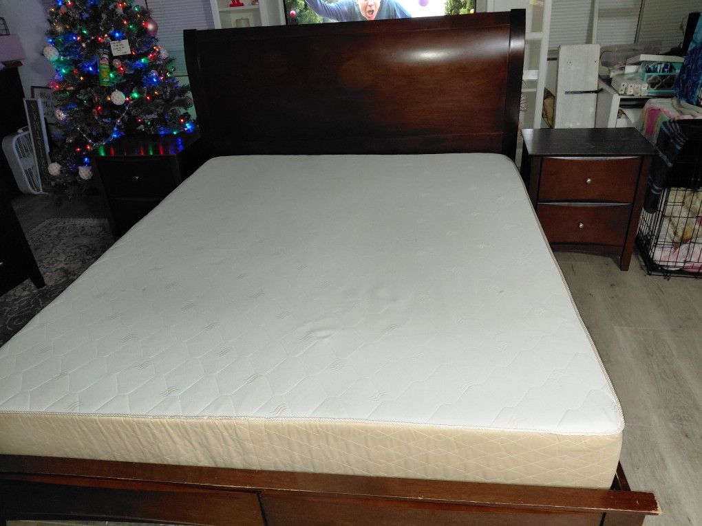 Brown Wooden California King Bedroom Set