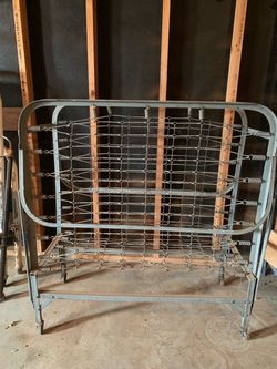 Vintage Roll Away Bed