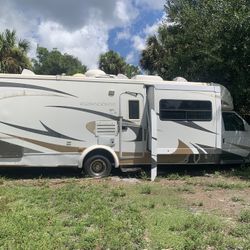 Preowned 2006 Concord coachman camper (Jupiter Farms location)