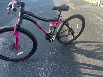 Genesis Maeve 26-inch women's mountain bicycle