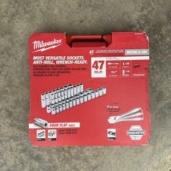 Milwaukee 56pc 1/2” SAE / Metric Ratchet and Socket Set
