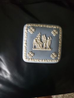 Wedgewood trinket box